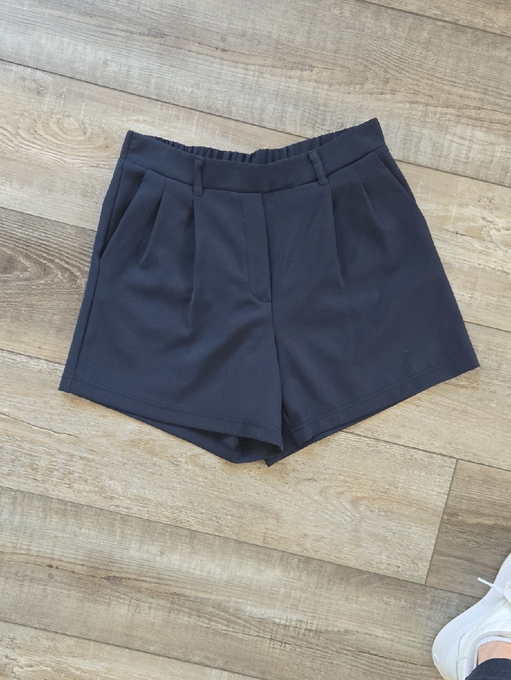 32 Degrees Navy Blue High-Waist Pleated Women's Shorts